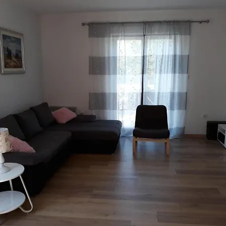 House For Rent Anka Pensión 2*